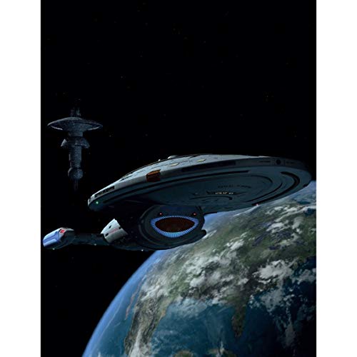 Star Trek: The U.S.S. Voyager NCC-74656 Illustrated Handbook: Captain Janeway's Ship from Star Trek: Voyager