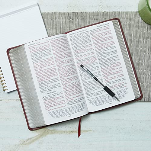 NKJV, Thinline Reference Bible, Leathersoft, Blue, Red Letter, Comfort Print: Holy Bible, New King James Version