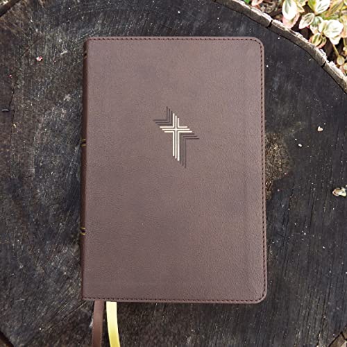 NIV, Larger Print Compact Bible, Leathersoft, Brown, Red Letter, Comfort Print