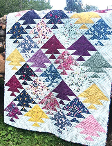 Fat Quarter Workshop: 12 Skill-Building Quilt Patterns (Landauer) Beginner-Friendly Step-by-Step Projects to Use Up Your Stash of 18 x 21 Fabric Scraps; Essential Techniques, Diagrams, Advice, & More