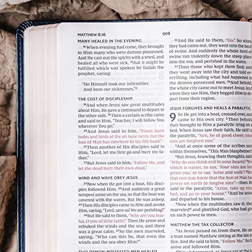 NKJV, Value Thinline Bible, Large Print, Leathersoft, Charcoal, Red Letter Edition, Comfort Print: Holy Bible, New King James Version